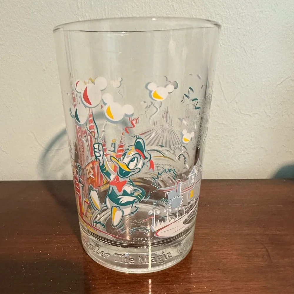 McDonalds 1996 Walt Disney World Remember The Magic 25th Anniversary Glass - Picture 2 of 5